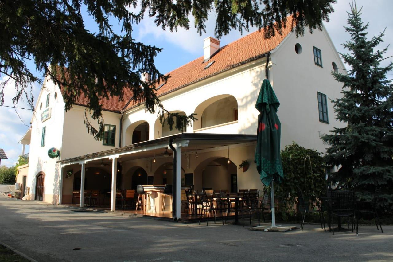 Taverna 1860 Rooms & Apartments Donja Zelina Экстерьер фото