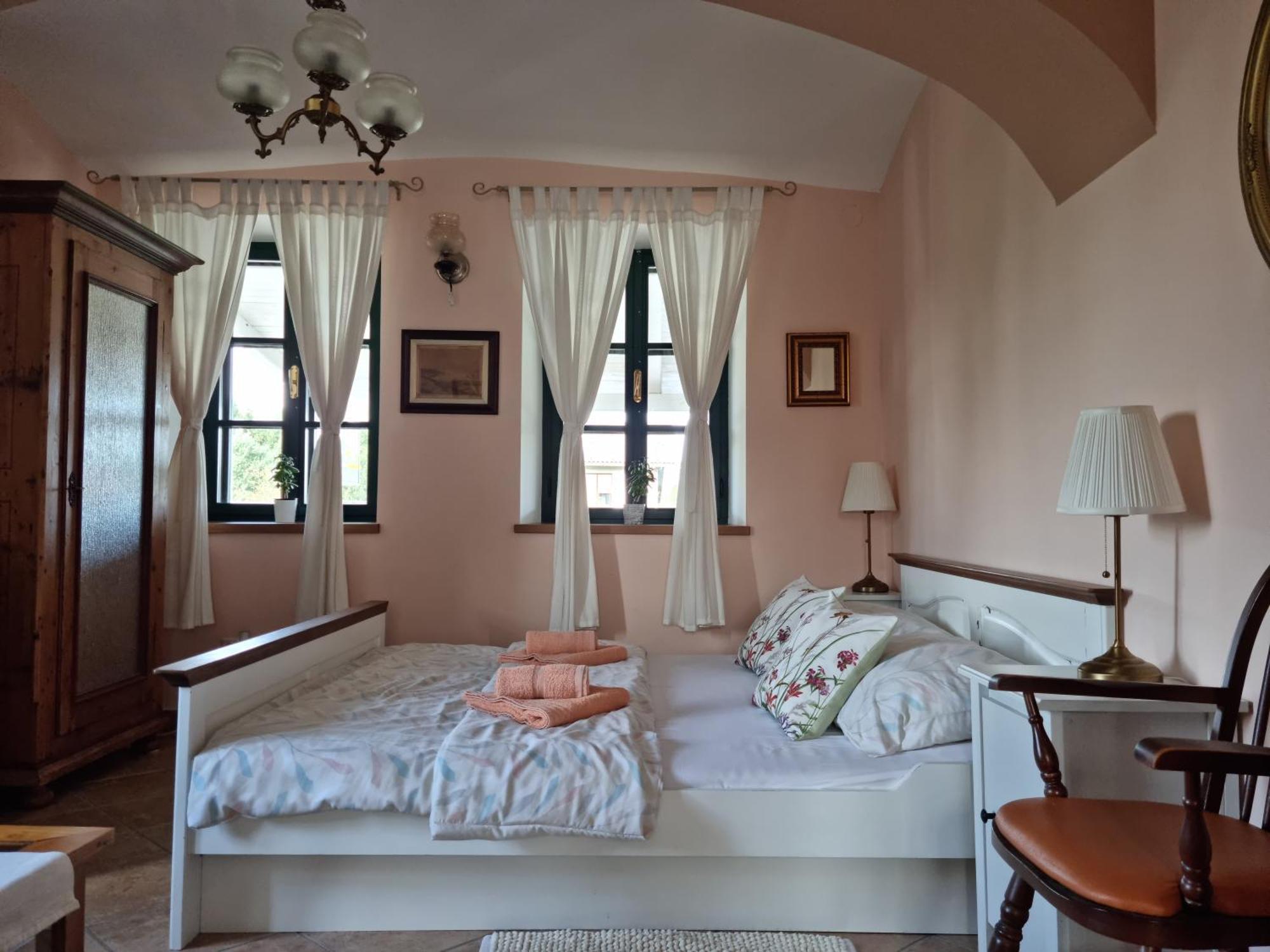 Taverna 1860 Rooms & Apartments Donja Zelina Экстерьер фото