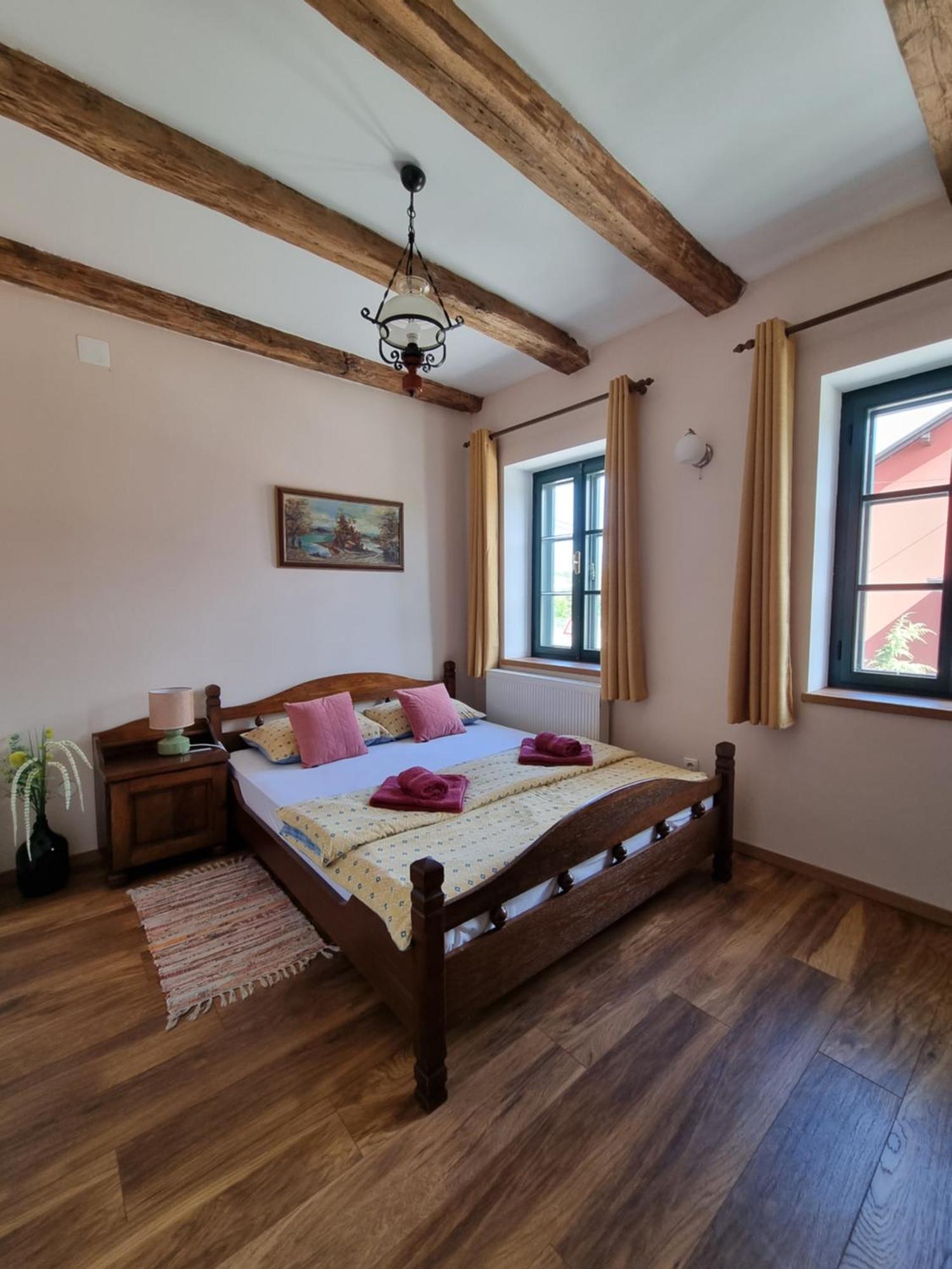 Taverna 1860 Rooms & Apartments Donja Zelina Экстерьер фото