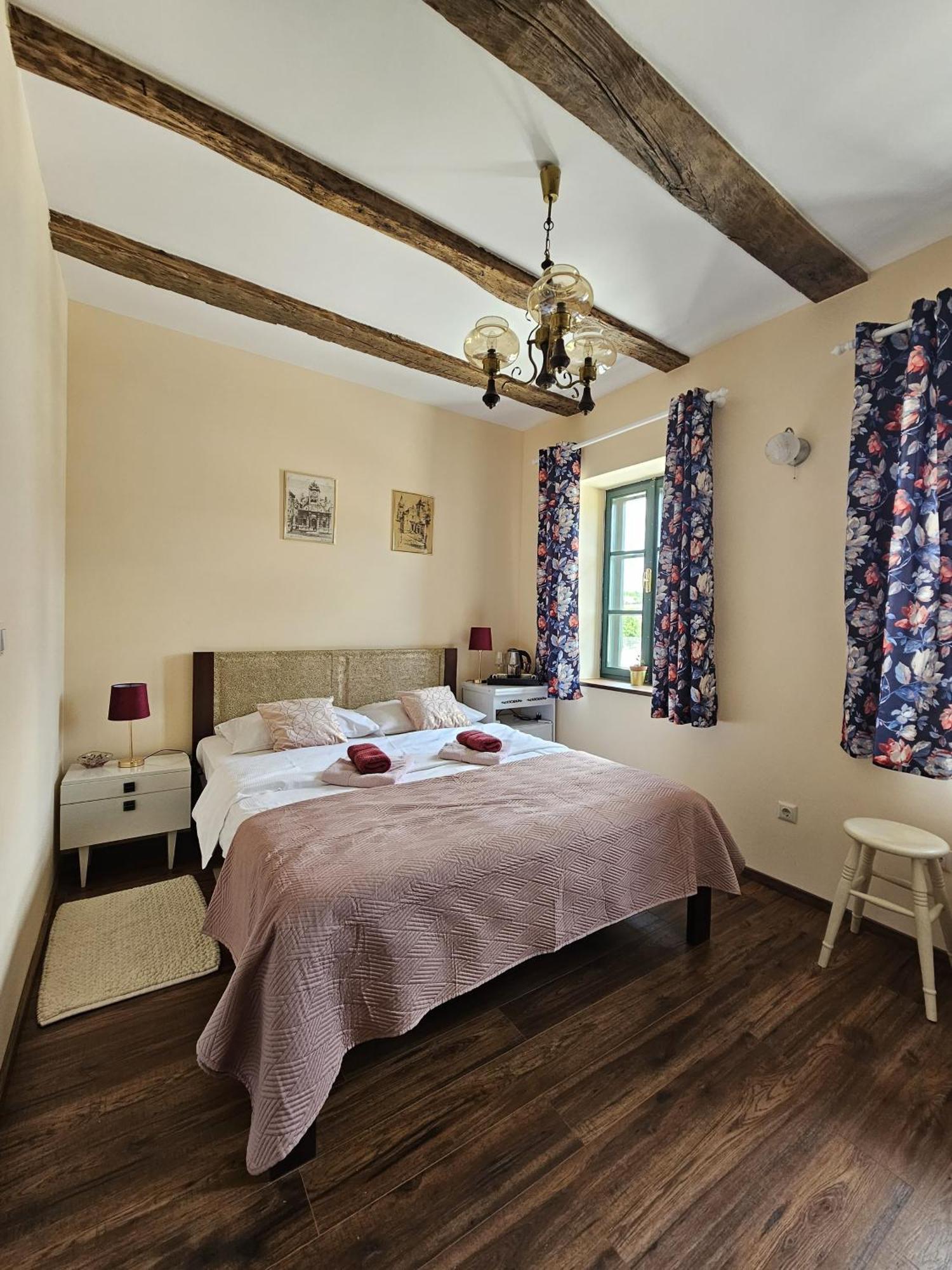 Taverna 1860 Rooms & Apartments Donja Zelina Экстерьер фото